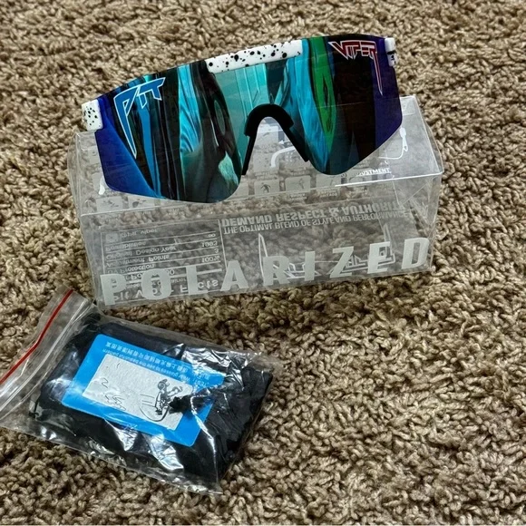 NWT Pit Viper V2 Polarized Sunglasses with Blue Reflective Lens & Speckled Frame - Picture 1 of 9